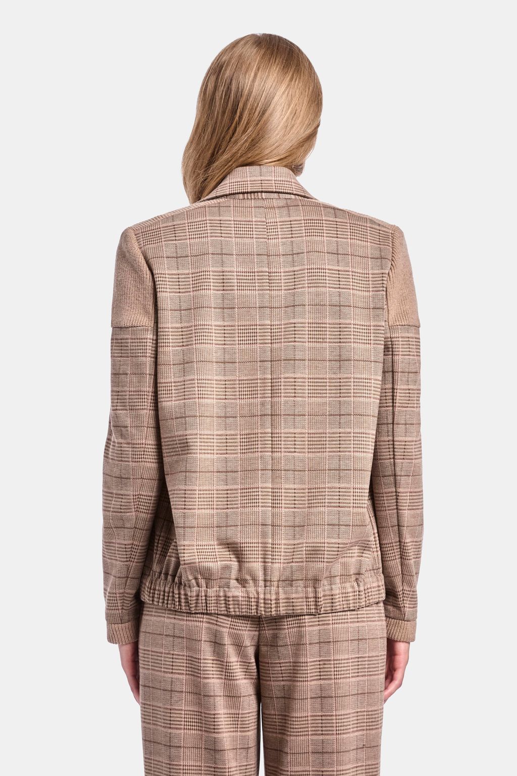 THE ESSENTIAL JACKET